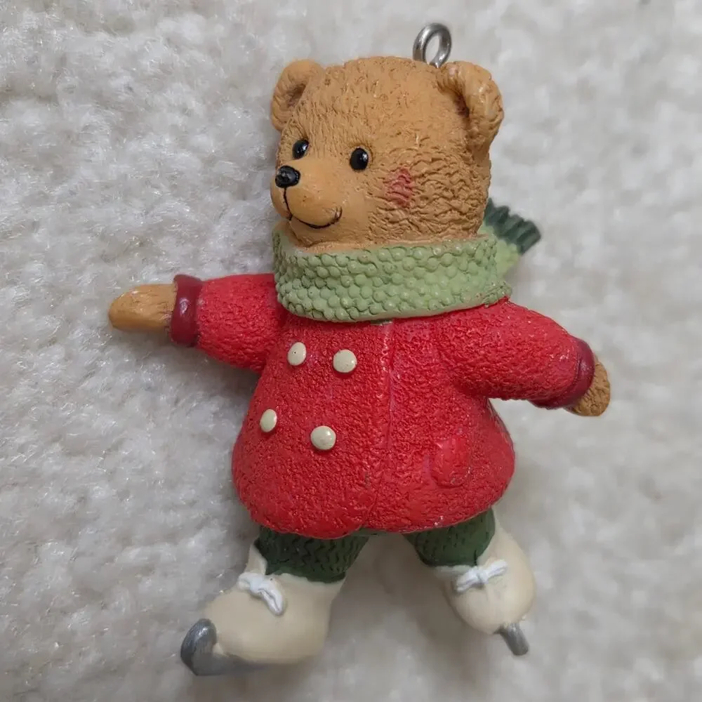 Hallmark Snow Cub Club Gracie Dexter Calvin Wendy Bears Ornaments 2002